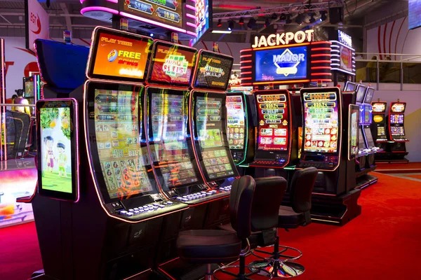 Baccarat rules and bet options Baccarat game paytable displayed on screen with player and banker options